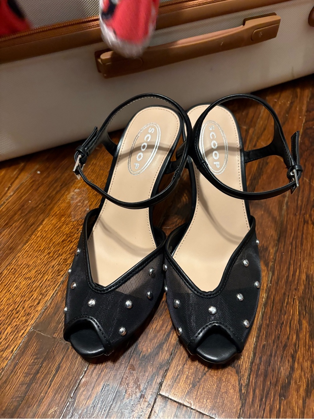 New never worn (only tried on ) Black Studded Heels